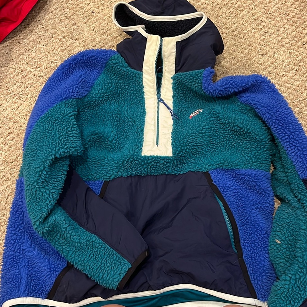 Nike patterned fleece jacket